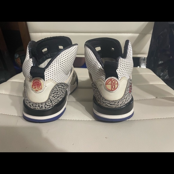 Air Jordan for youth size is 4.5. They are the Spike Lee Air Jordan. Must sell. - Picture 5 of 8